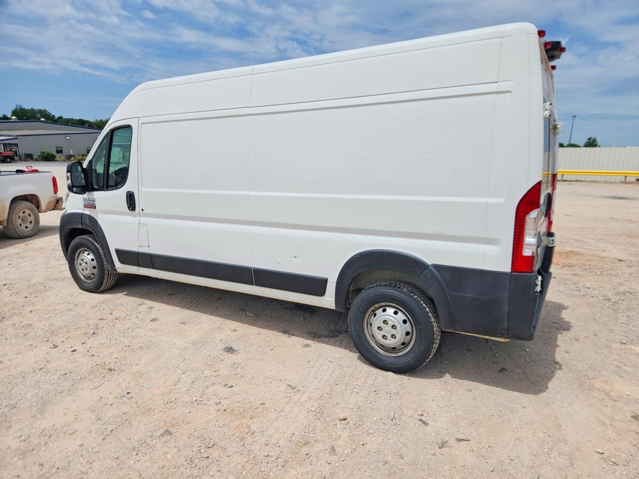 2022 RAM Promaster 2500 — VIN 3C6LRVDG0NE112049 — photo 2
